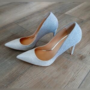 NWOT Jewel Badgley Mischka Womens Royalty Glitter Pumps Heels Size 8.5